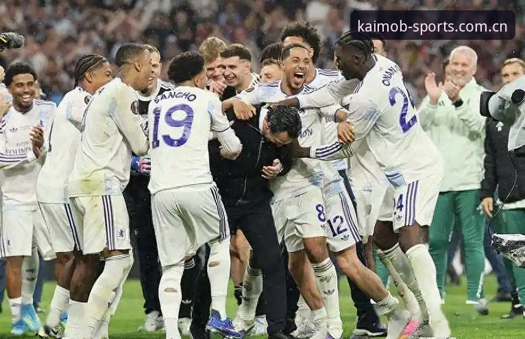 54岁埃梅里欧联封神之夜：率维拉3-0终结30年冠军荒，连创五项历史纪录！